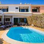 Sunny 2bdr House W/ Private Pool By Lovelystay شقة