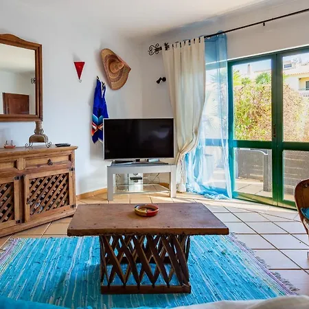 Sunny 2bdr House W/ Private Pool By Lovelystay *