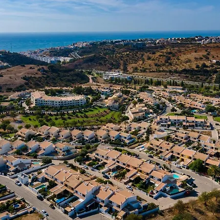 Apartment Sunny 2bdr House W/ Private Pool By Lovelystay