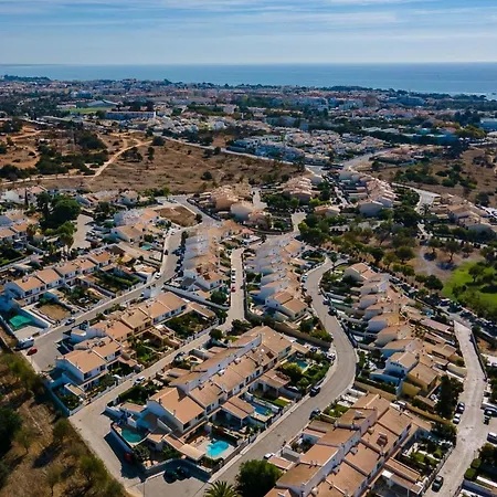 Apartment Sunny 2bdr House W/ Private Pool By Lovelystay