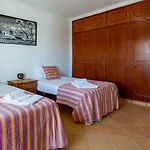 Sunny 2bdr House W/ Private Pool By Lovelystay Daire Albufeira