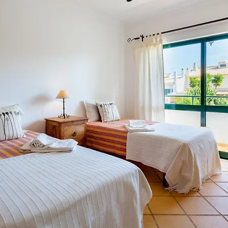 Sunny 2bdr House W/ Private Pool By Lovelystay Apartamento Albufeira