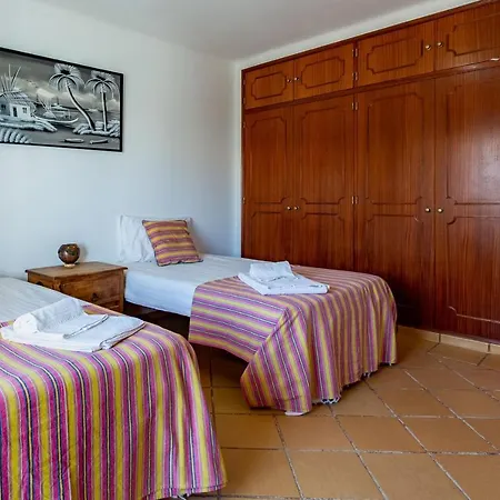 Sunny 2bdr House W/ Private Pool By Lovelystay Apartamento Albufeira