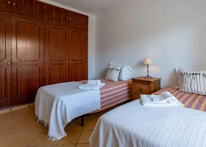 Sunny 2bdr House W/ Private Pool By Lovelystay Appartement Albufeira