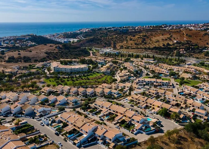 Appartement Sunny 2bdr House W/ Private Pool By Lovelystay