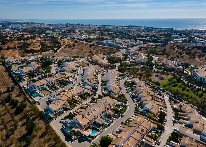 Appartement Sunny 2bdr House W/ Private Pool By Lovelystay